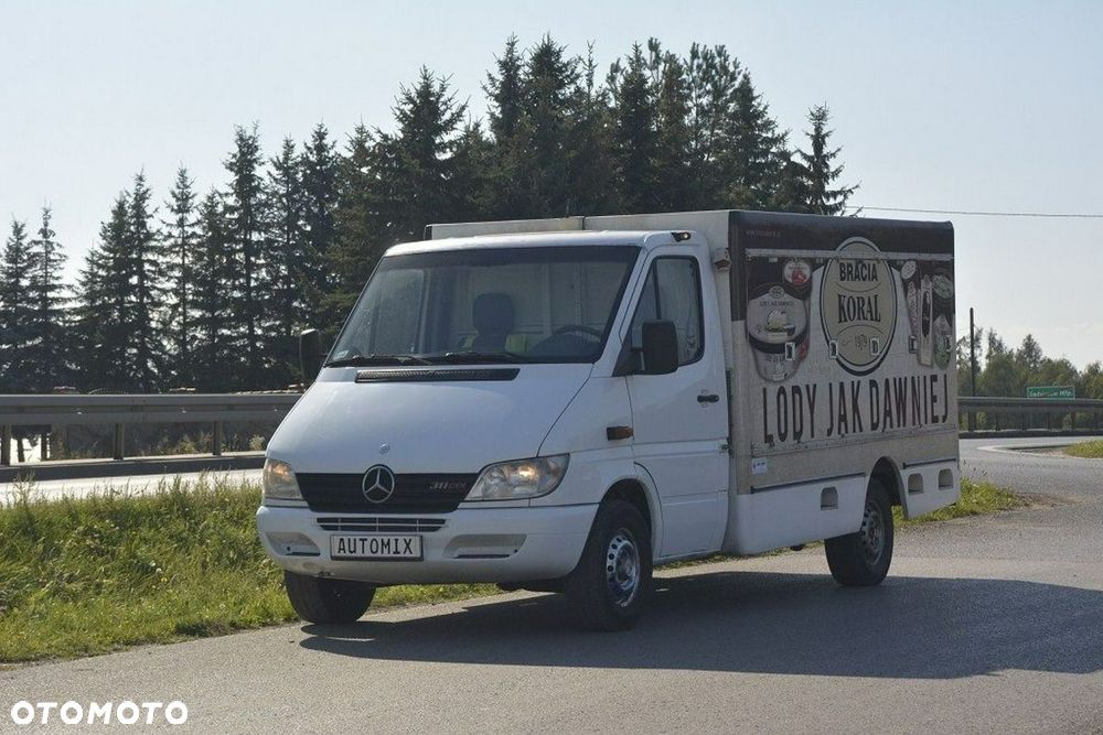 Mercedes-Benz Sprinter - 2