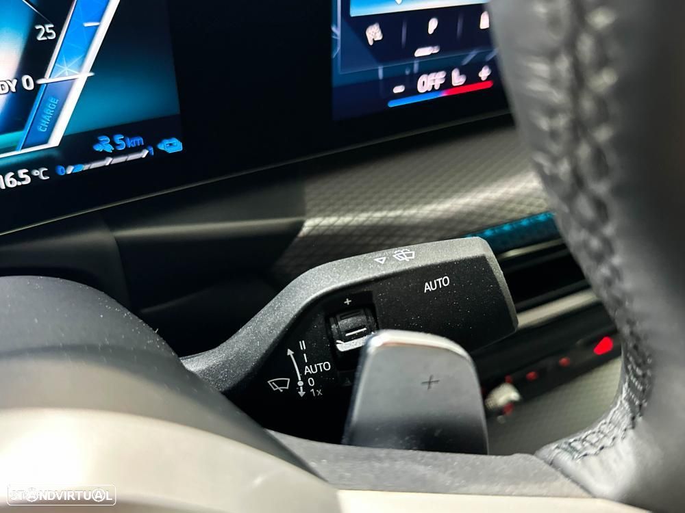 BMW 330 e Pack Desportivo M Auto - 37