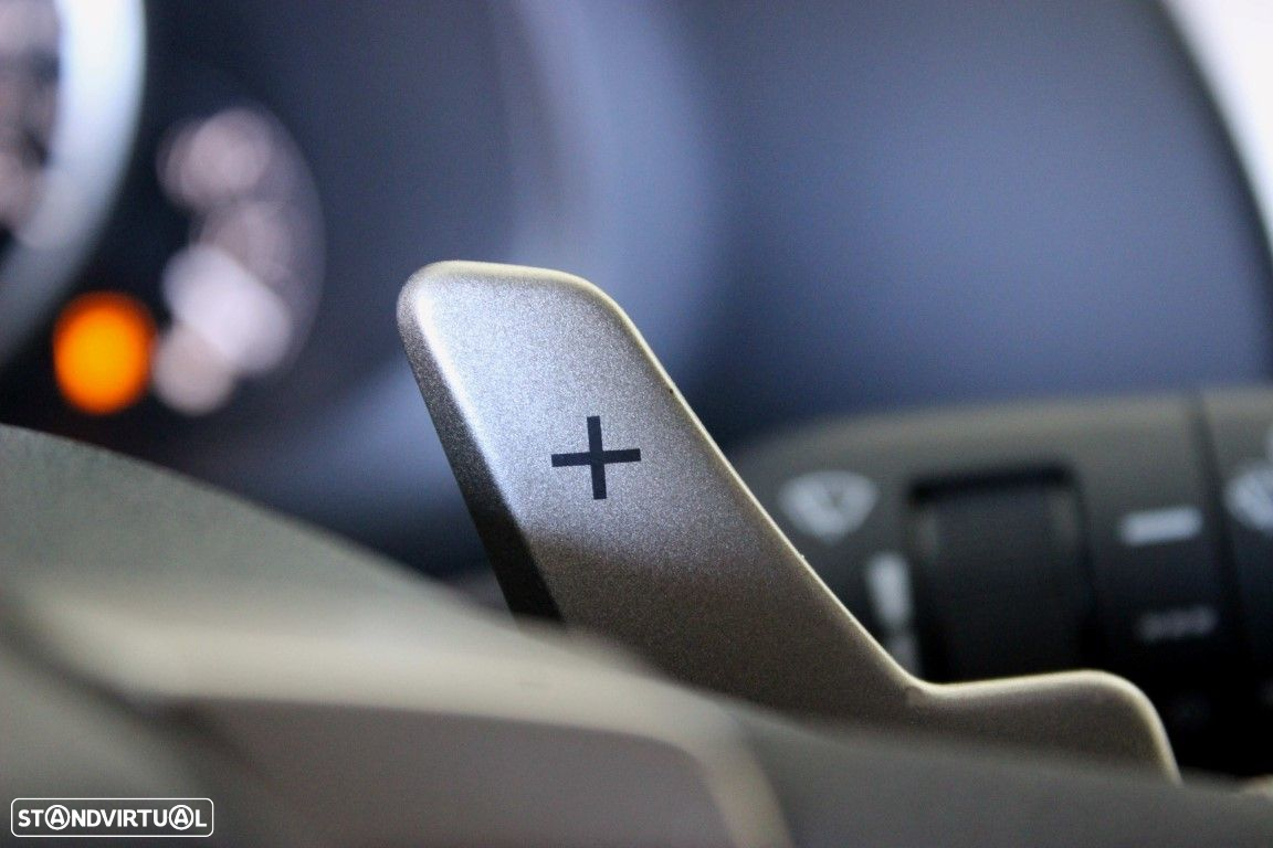 Lexus NX 300h Executive - 27