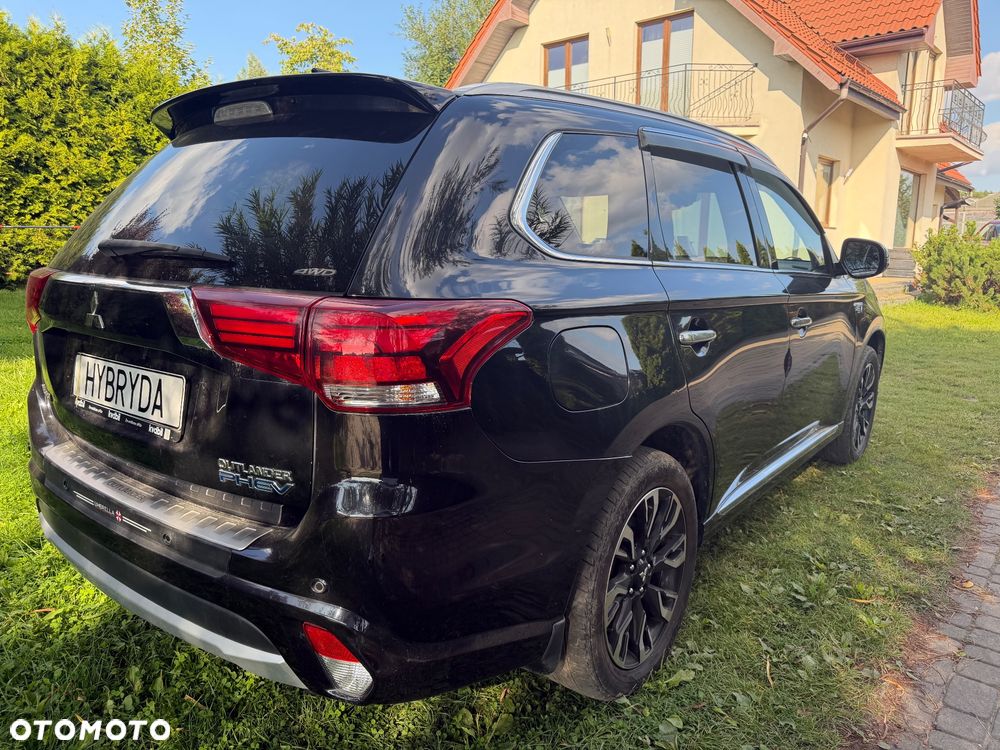 Mitsubishi Outlander Intense + - 17