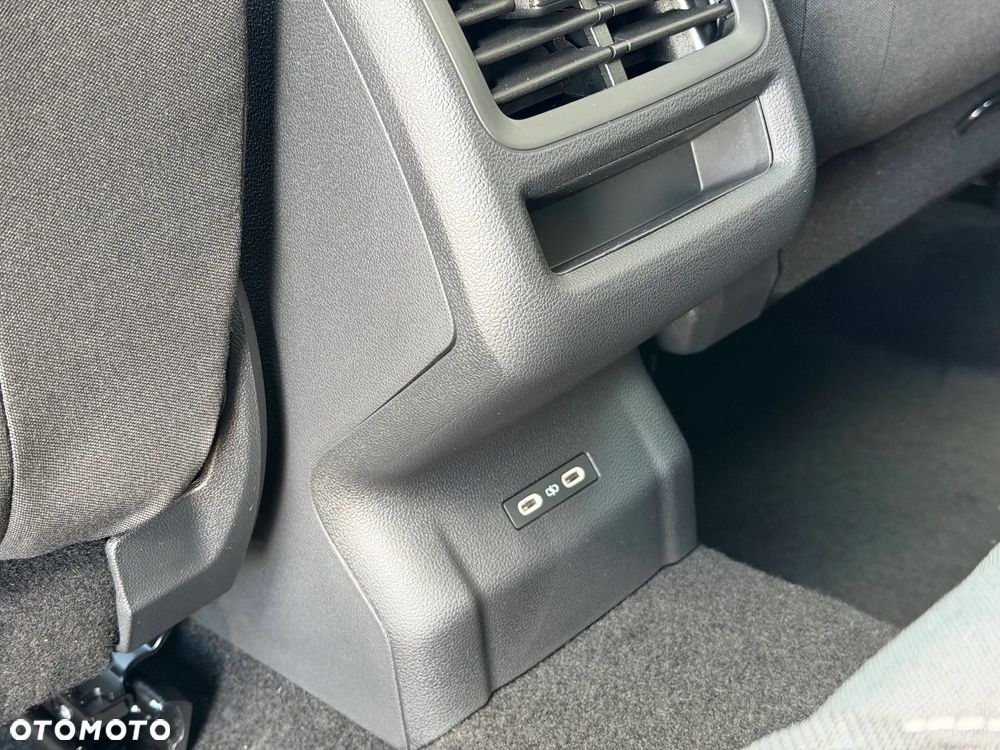 Volkswagen T-Roc 1.5 eTSI Life DSG - 13