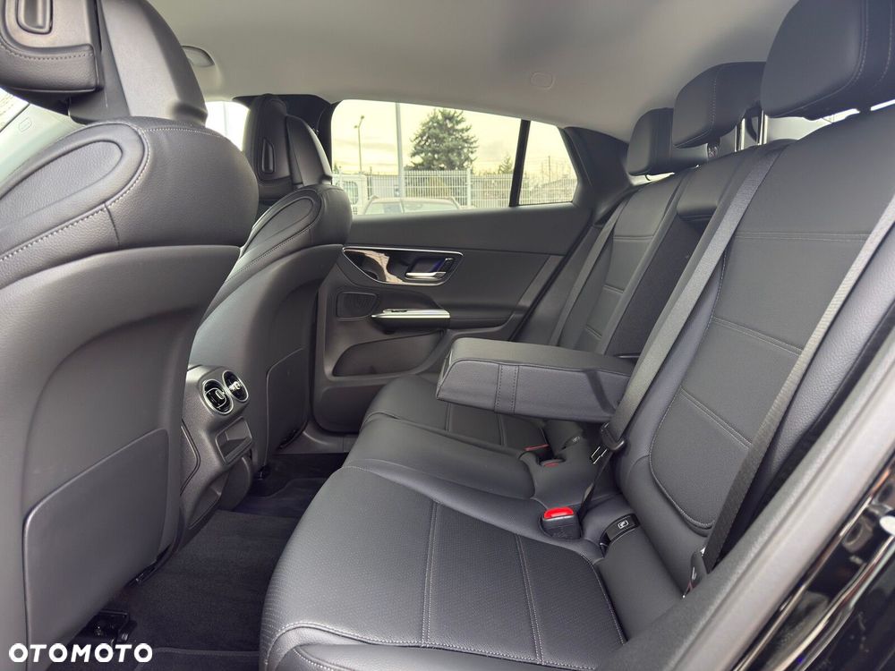 Mercedes-Benz GLC - 25