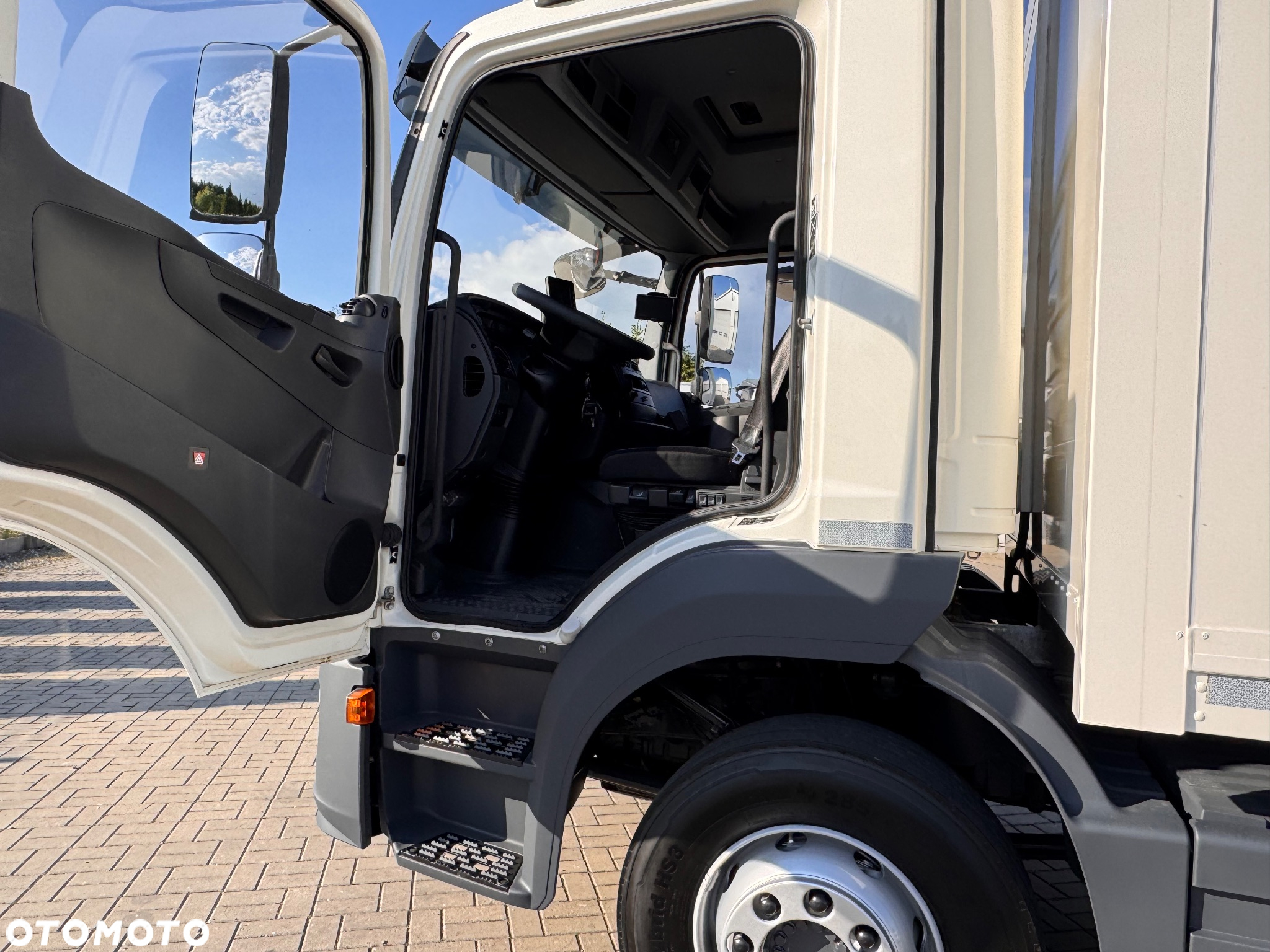 Mercedes-Benz ATEGO - 21