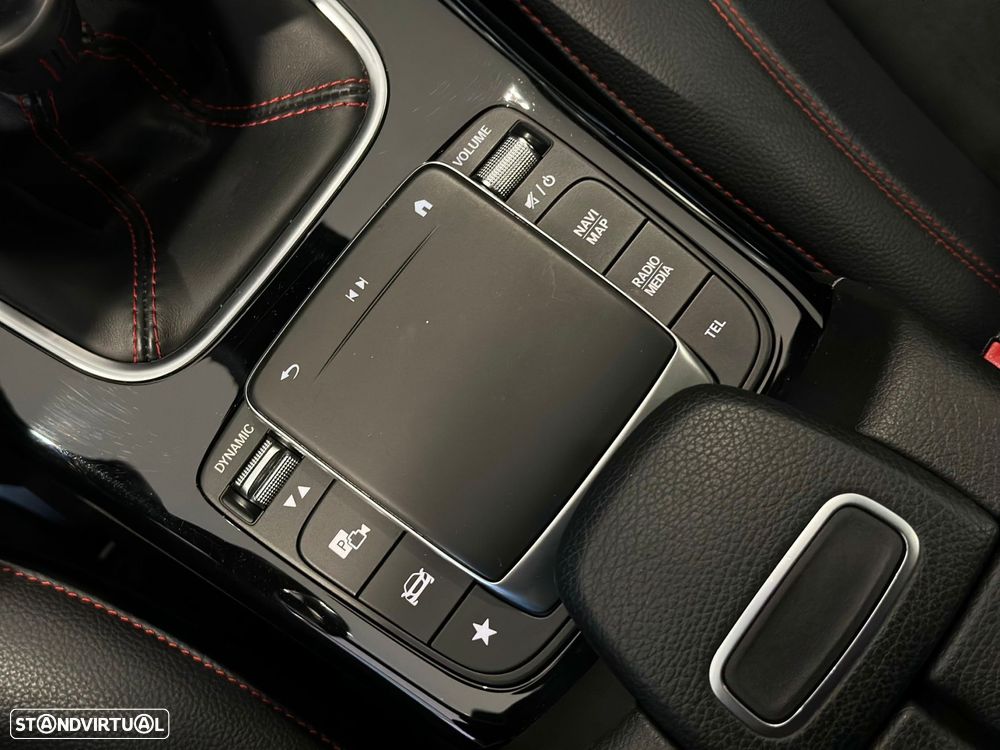 Mercedes-Benz A 180 d AMG Line - 28