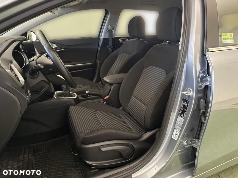 Kia Ceed 1.5 T-GDI M - 12