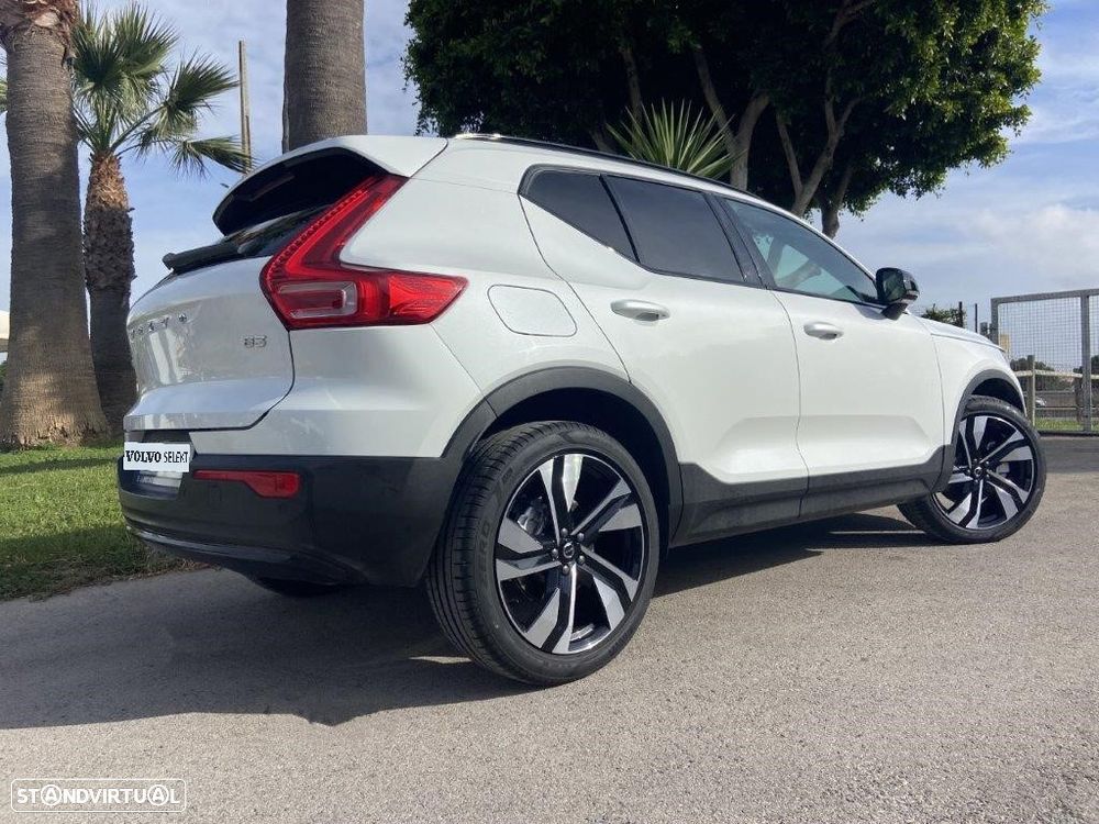 Volvo XC 40 2.0 B3 Plus Dark - 33