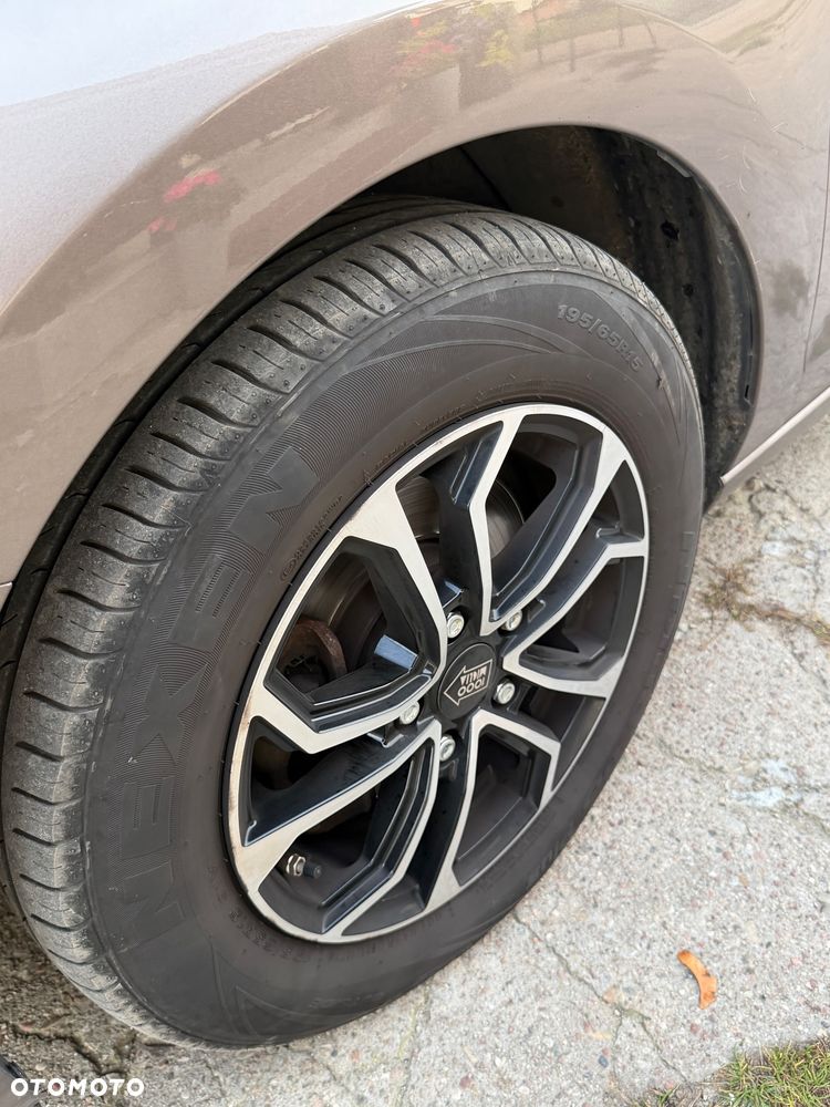 Hyundai i30 1.6 D Classic + - 9