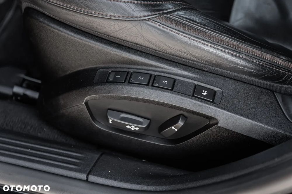 Volvo V40 Cross Country D4 Summum - 18