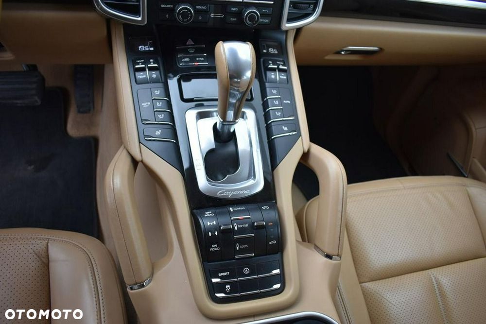 Porsche Cayenne Diesel Platinum Edition - 16