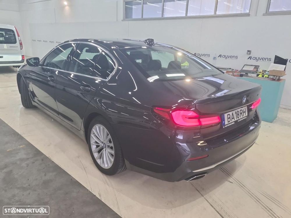 BMW 530 e Line Luxury - 2