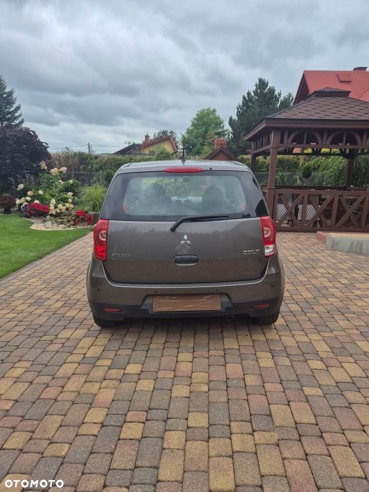Mitsubishi Colt - 4