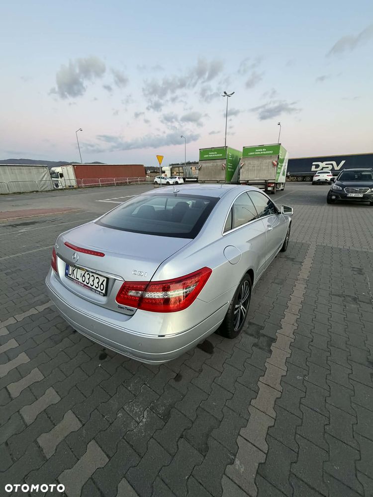 Mercedes-Benz Klasa E 220 CDI DPF BlueEFFICIENCY 7G-TRONIC Avantgarde - 15