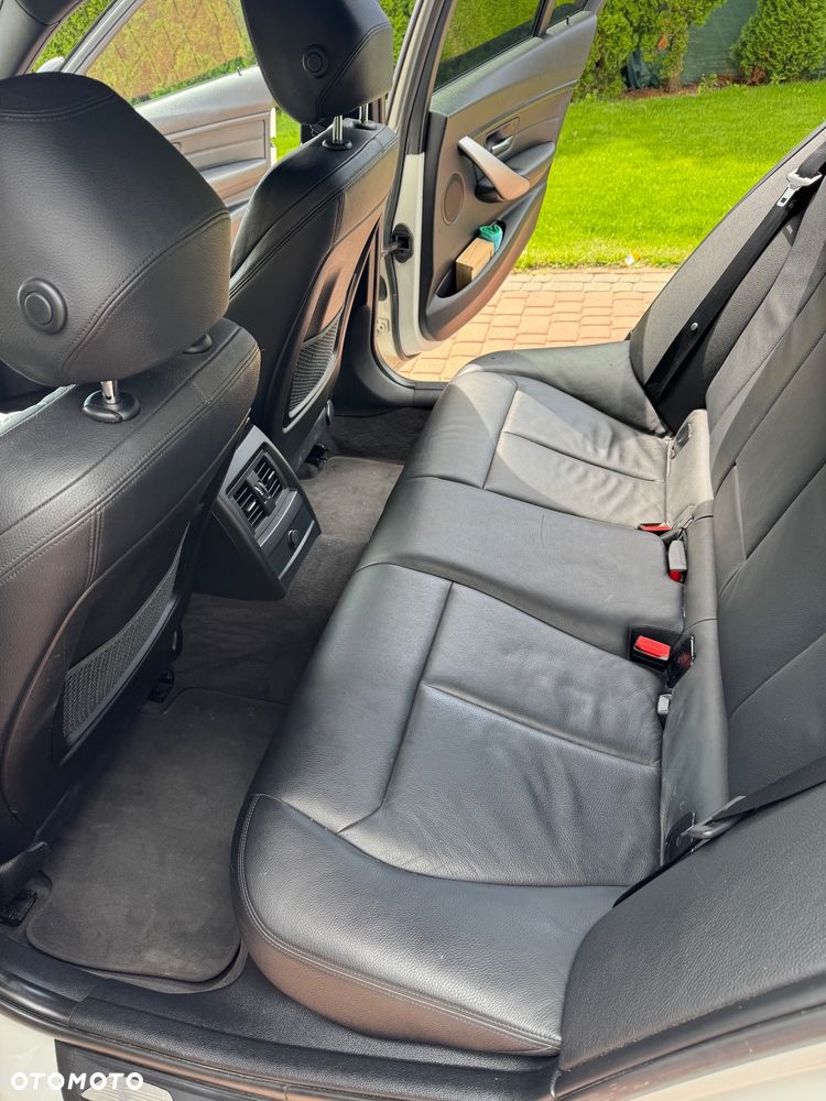 BMW Seria 3 335d xDrive M Sport - 14