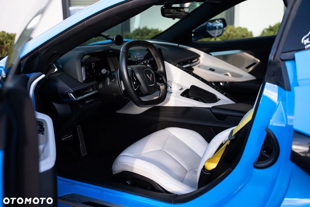 Chevrolet Corvette - 16