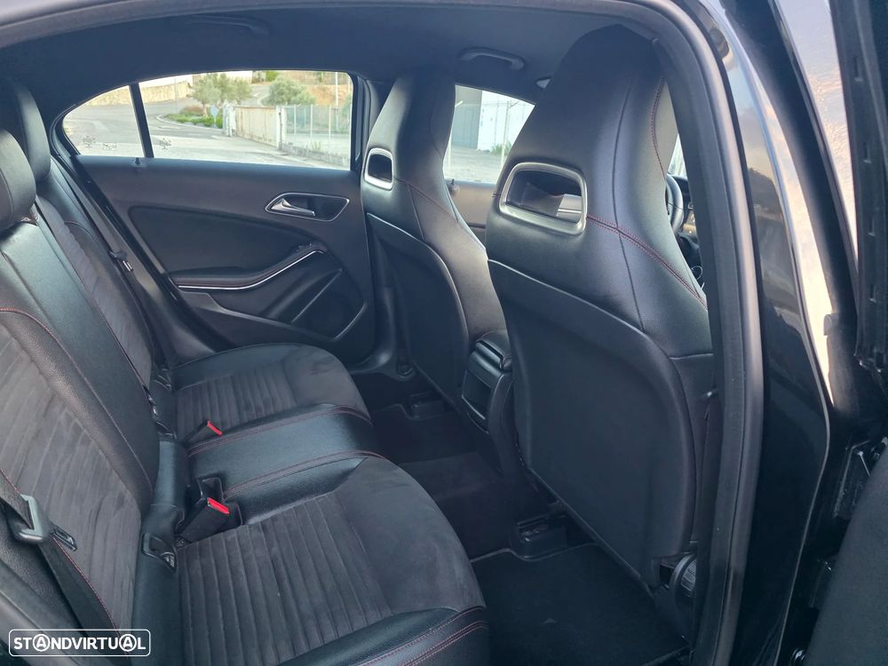 Mercedes-Benz A 180 d AMG Line - 19