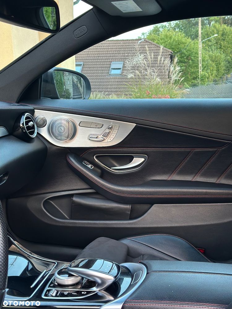 Mercedes-Benz Klasa C AMG 43 4Matic 9G-TRONIC Night Edition - 25