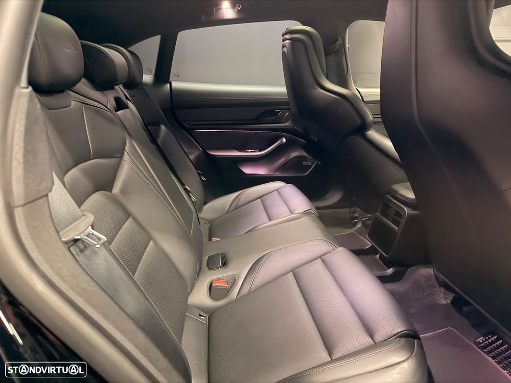 Porsche Taycan Cross Turismo Turbo S - 22
