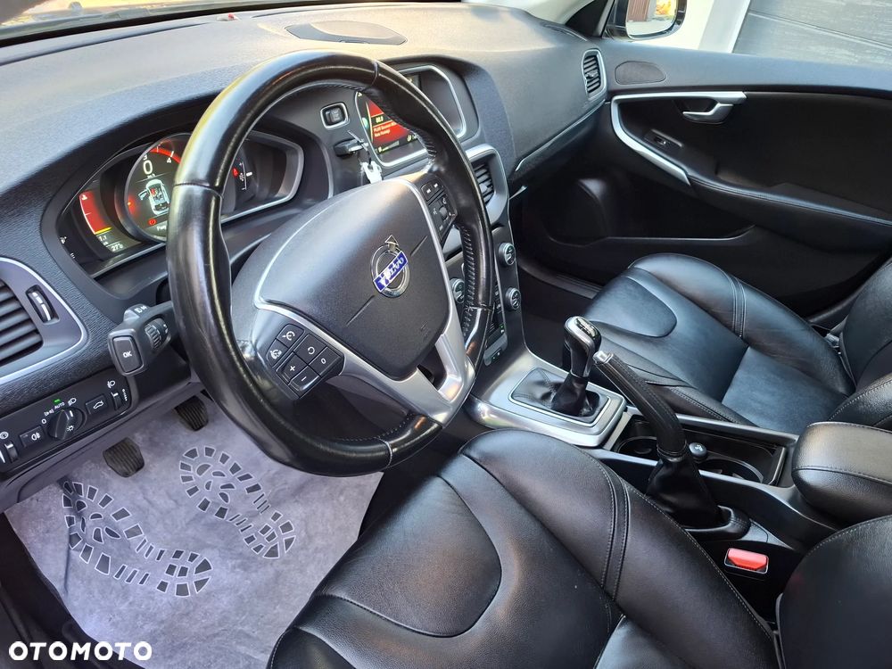 Volvo V40 D4 Ocean Race - 21