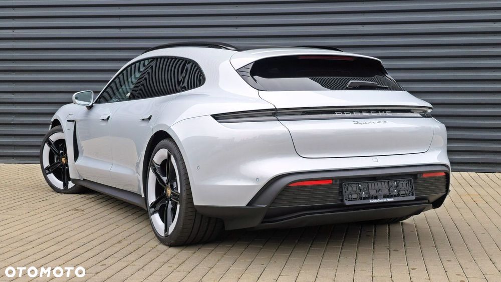 Porsche Taycan - 9