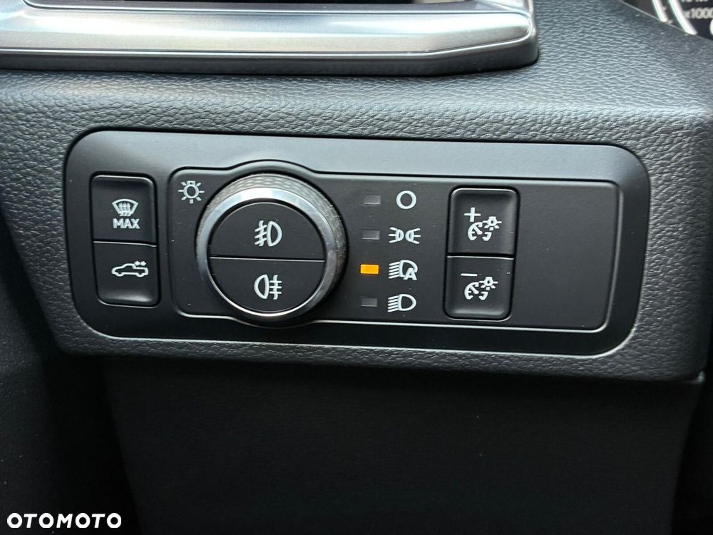 Volkswagen Amarok - 28
