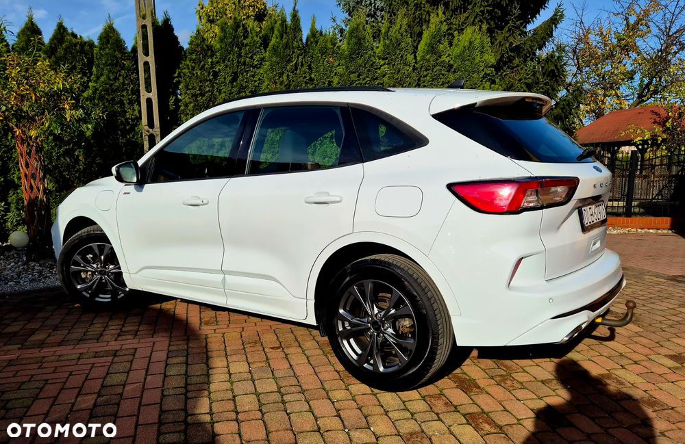Ford Kuga Plug-in Hybrid ST-LINE - 12