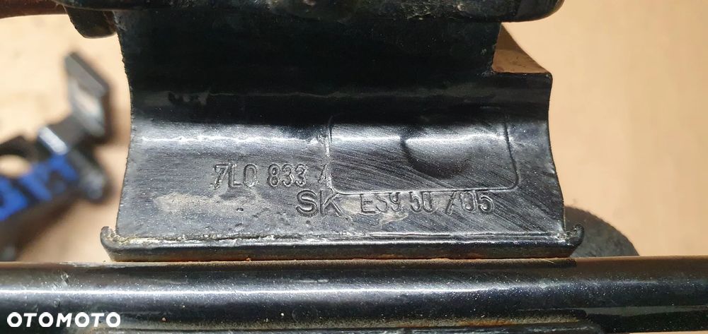 Zawias prawy tył tylny górny dolny para VW Touareg 7L0833402 - 6