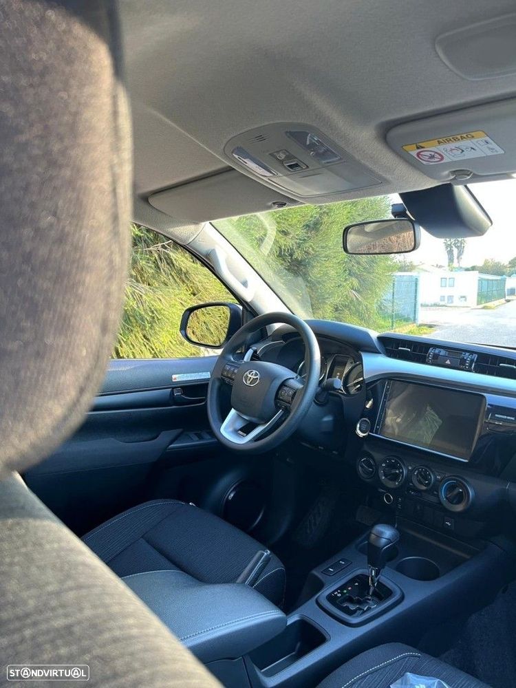 Toyota Hilux 2.4 D-4D 4WD CD CH Aut. - 32