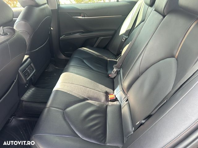 Toyota Camry - 14