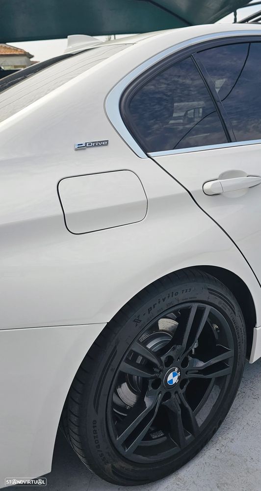 BMW 330 e iPerformance Pack M - 19