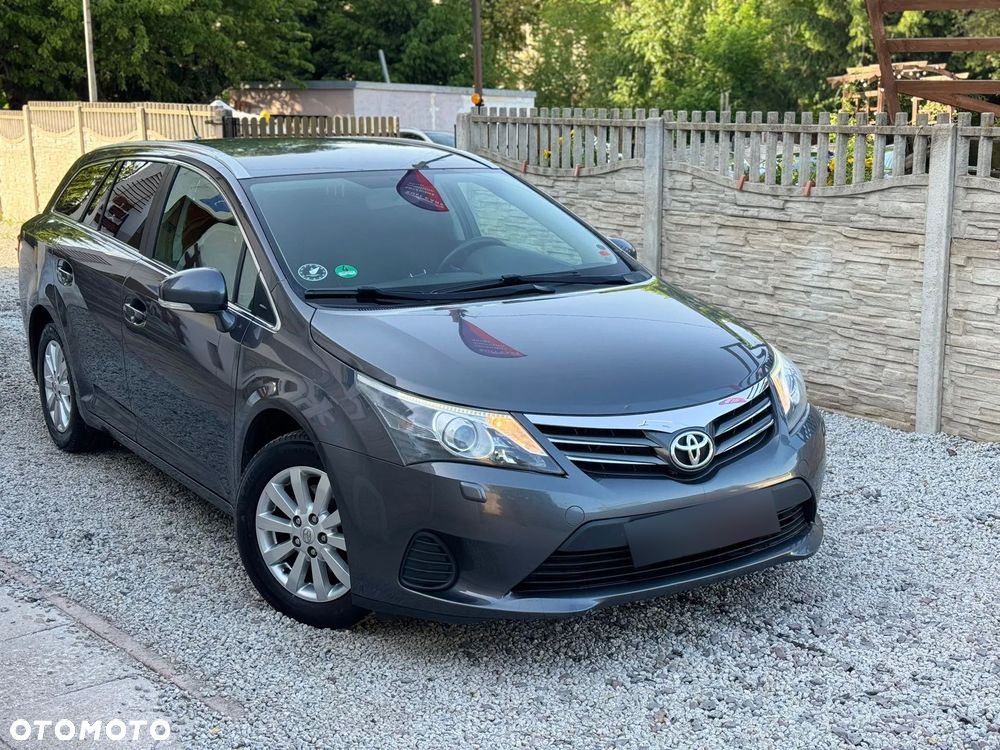 Toyota Avensis 1.6 Comfort - 10