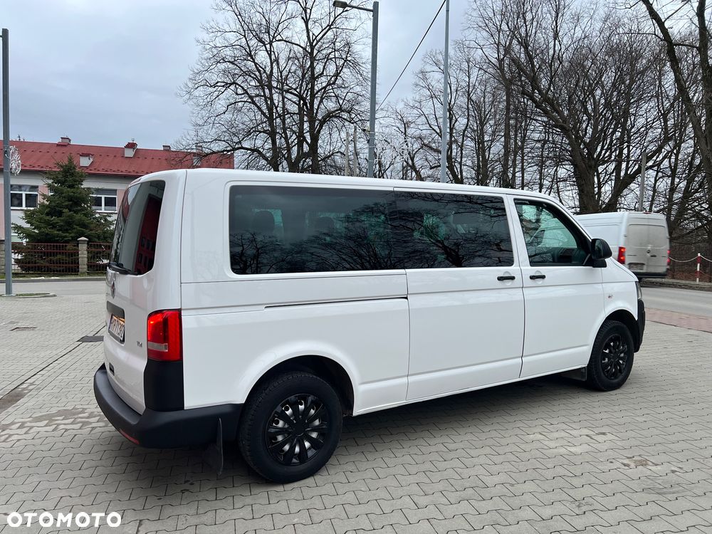 Volkswagen Caravelle - 9