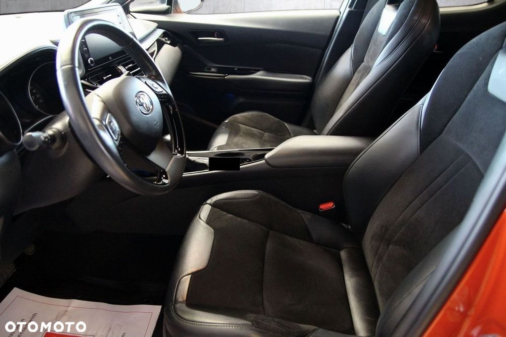 Toyota C-HR Lounge - 33
