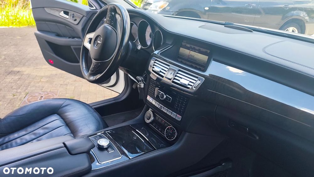 Mercedes-Benz CLS 350 CDI 4-Matic BlueEff - 33