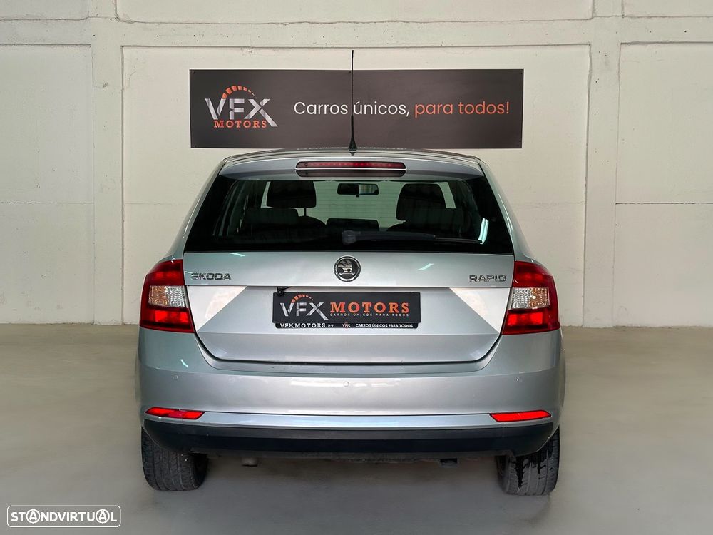 Skoda Rapid Spaceback 1.6 TDi Elegance - 17