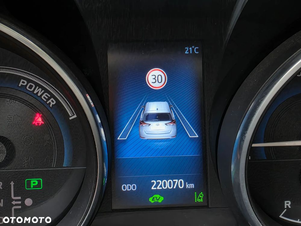 Toyota Auris - 10