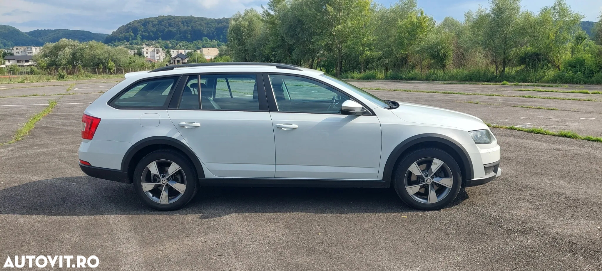 Skoda Octavia 2.0 TDI 4x4 DSG Scout - 6