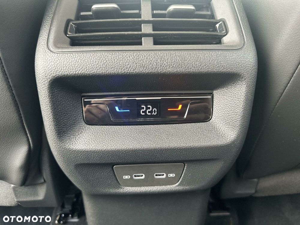 Volkswagen Tiguan - 12