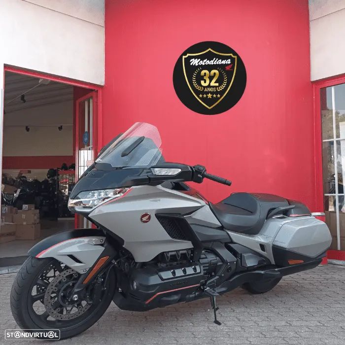 Honda Goldwing BAGGER - 1