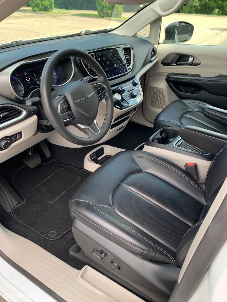 Chrysler Pacifica - 9