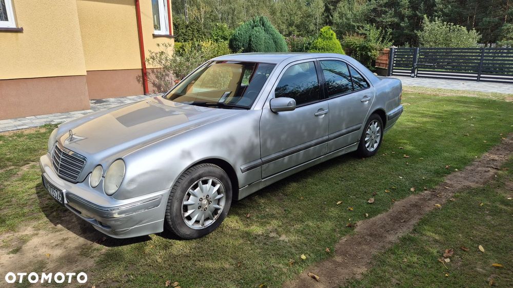 Mercedes-Benz E-Class 2000 photo 3