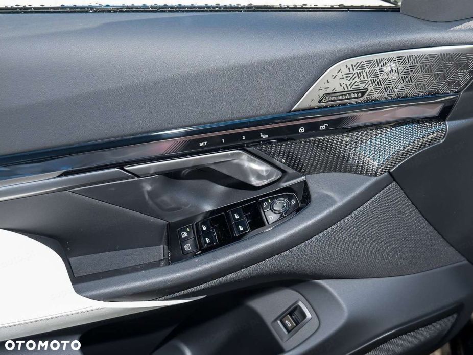 BMW Seria 5 520d xDrive mHEV M Sport - 12