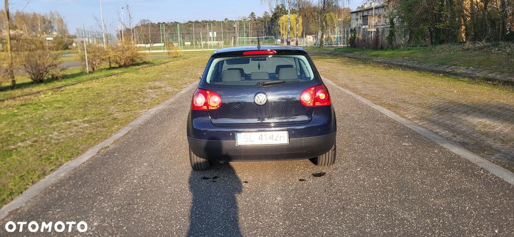 Volkswagen Golf 2.0 FSI Comfortline - 4