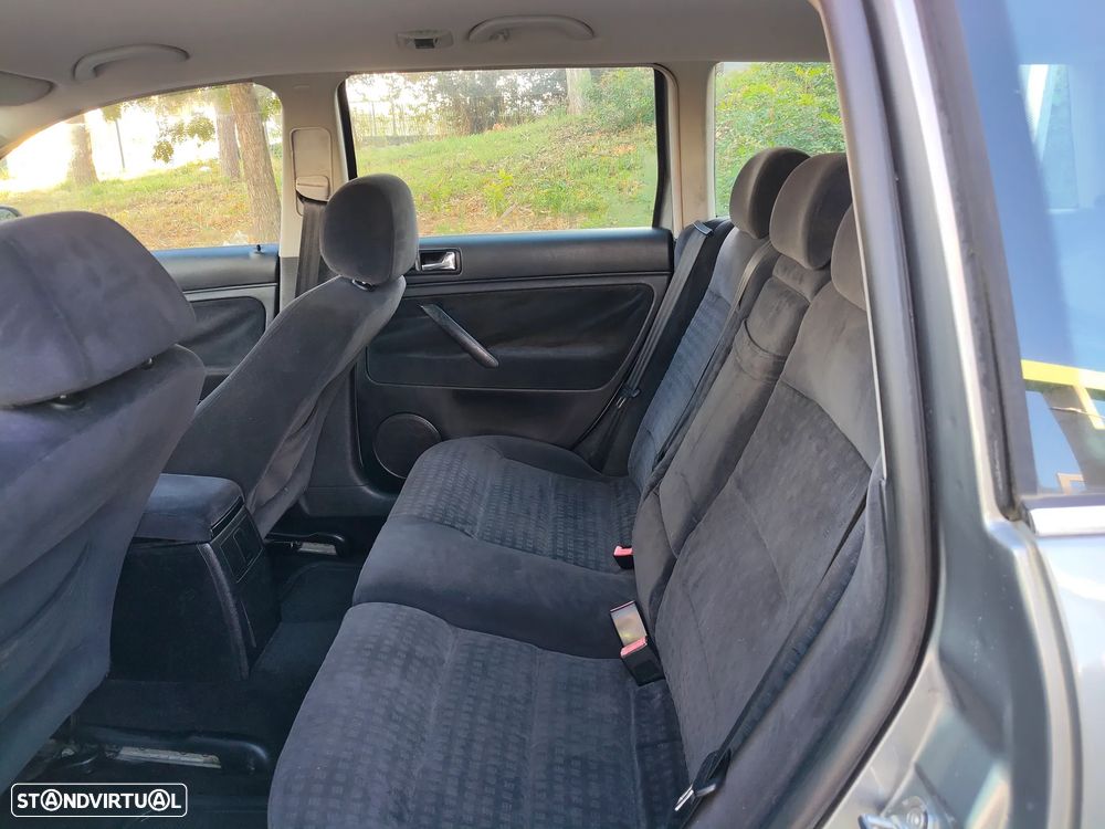 VW Passat Variant 1.9 TDi Confortline - 10