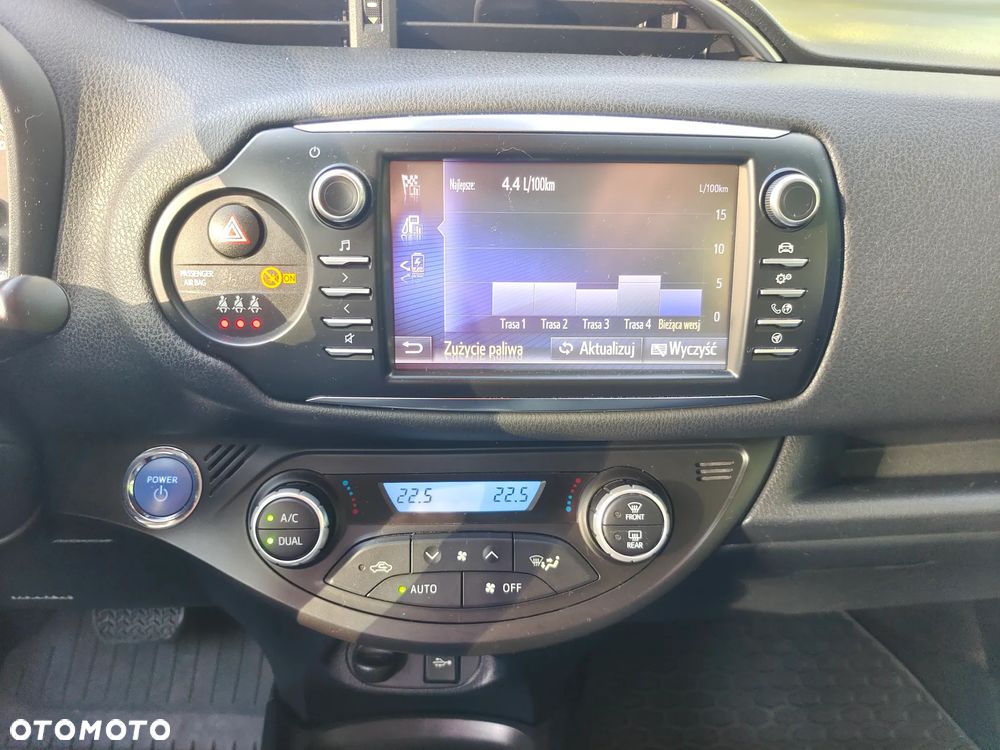 Toyota Yaris 1.5 Premium CVT - 21