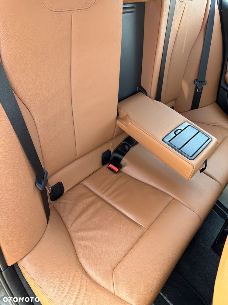 BMW Seria 1 120i M Sport Shadow - 16