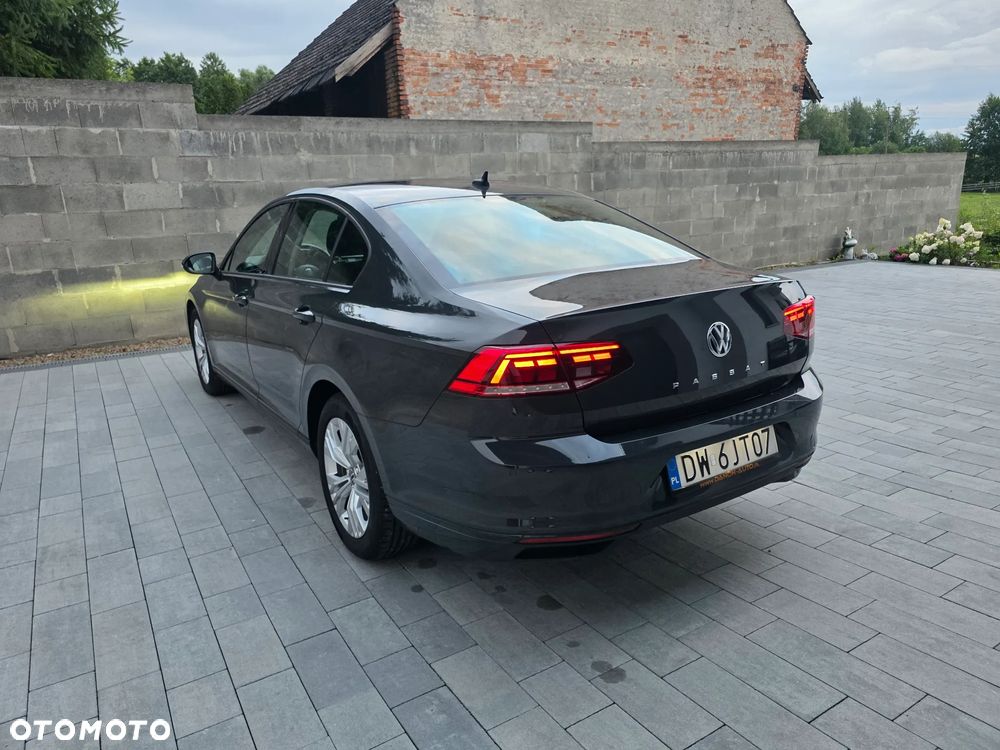 Volkswagen Passat - 5
