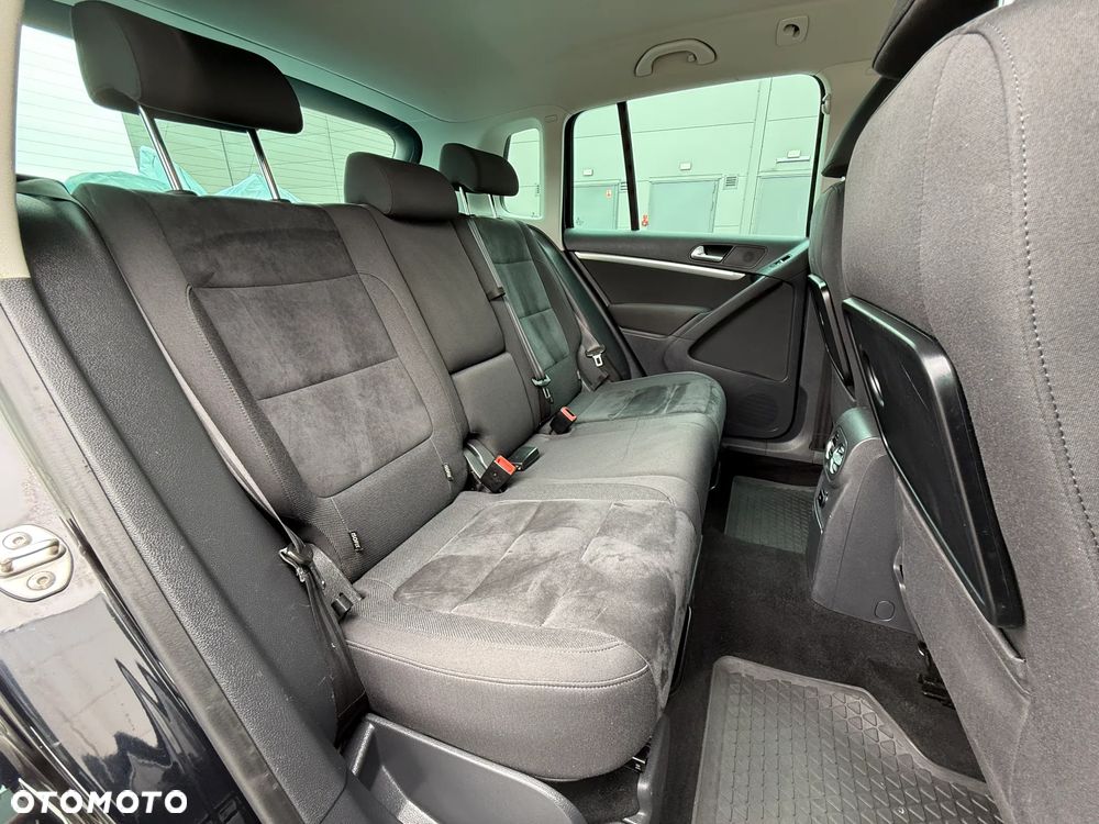 Volkswagen Tiguan - 32