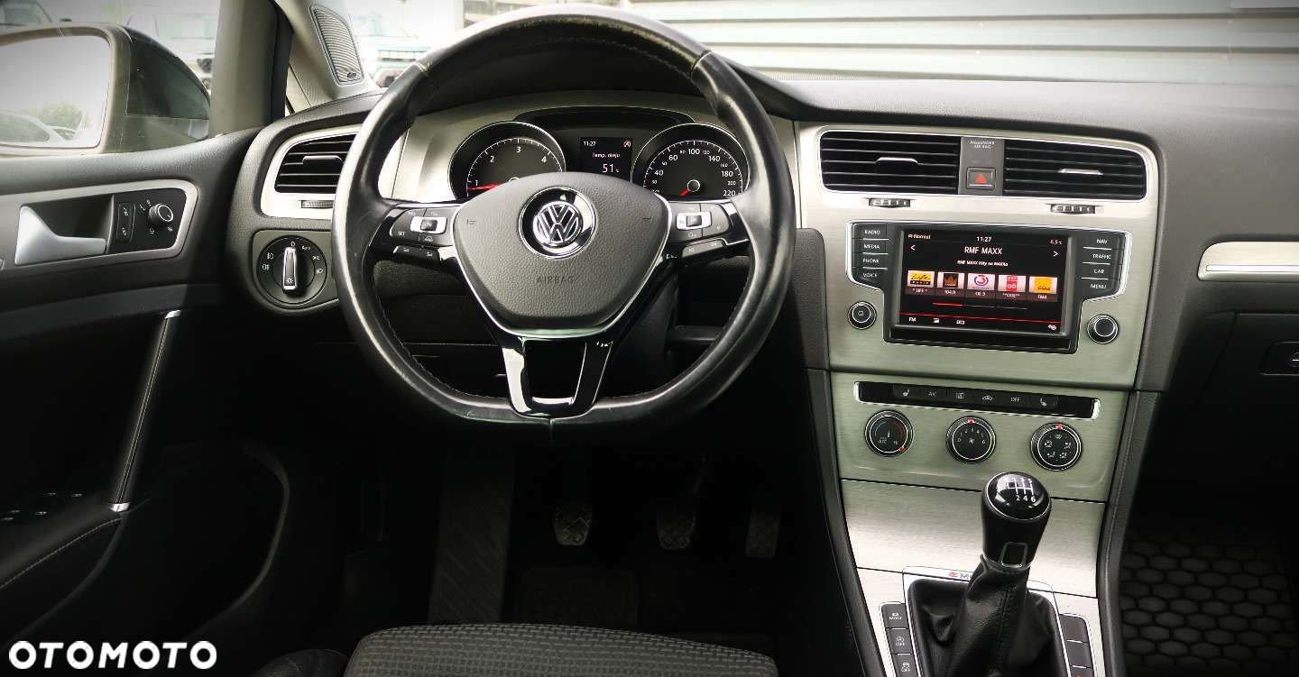 Volkswagen Golf - 11