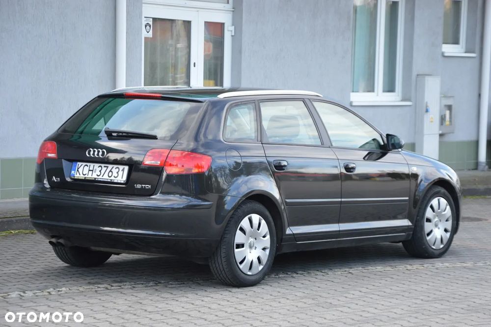 Audi A3 Sportback - 3