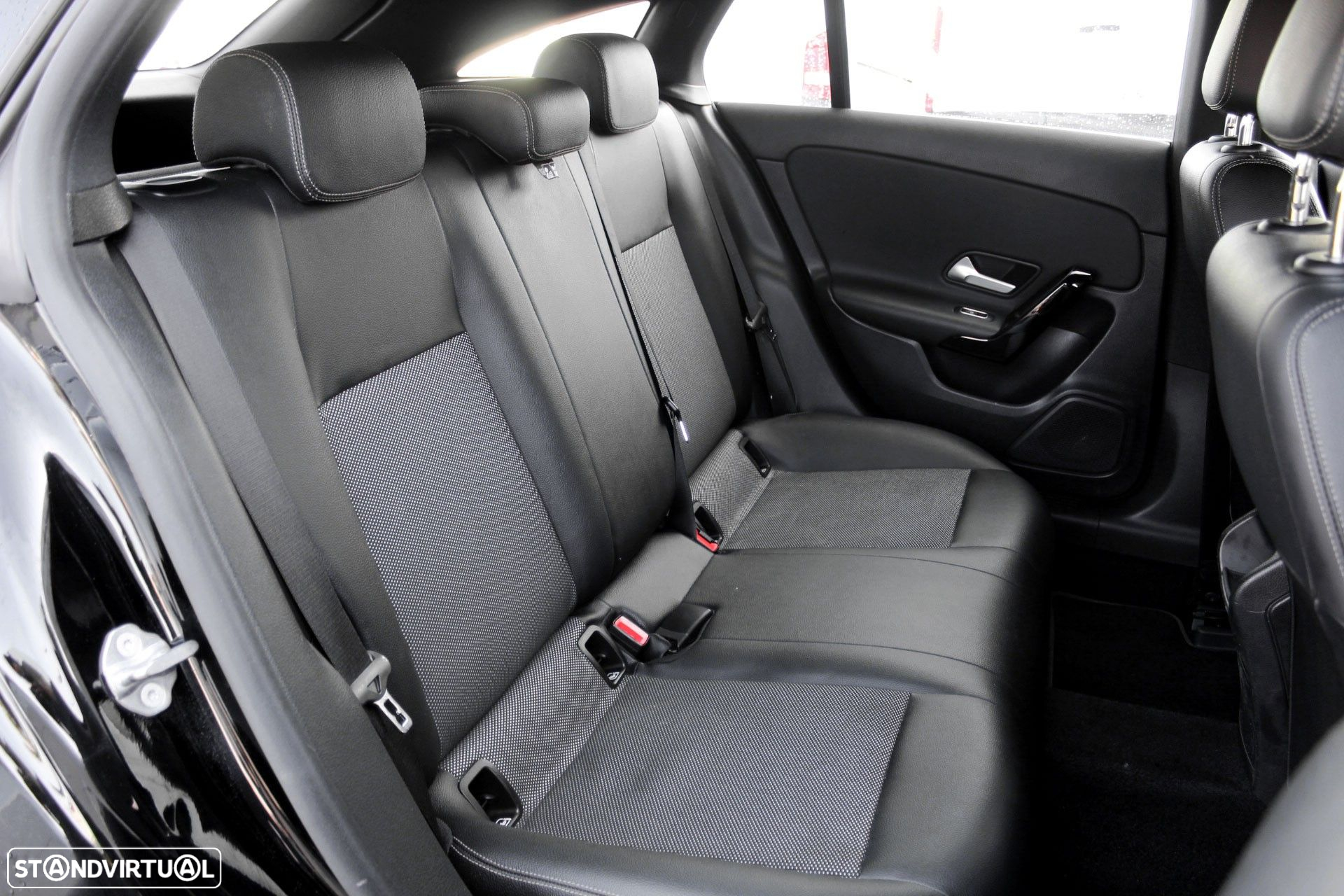 Mercedes-Benz CLA 180 - 25